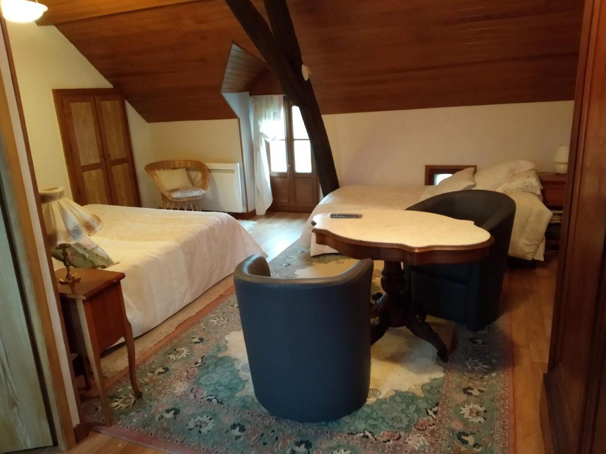 Bed and Breakfast La Longere Des Gillettes Bezenet Экстерьер фото