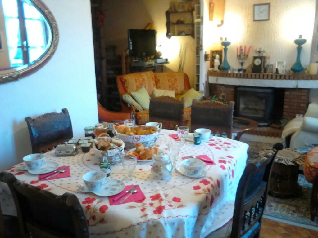 Bed and Breakfast La Longere Des Gillettes Bezenet Экстерьер фото